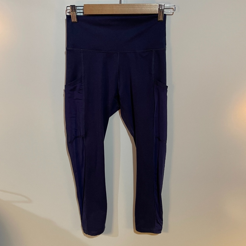 Fabletics High Waisted Mila Pocket Capri‎ Leggings - Picture 2 of 6